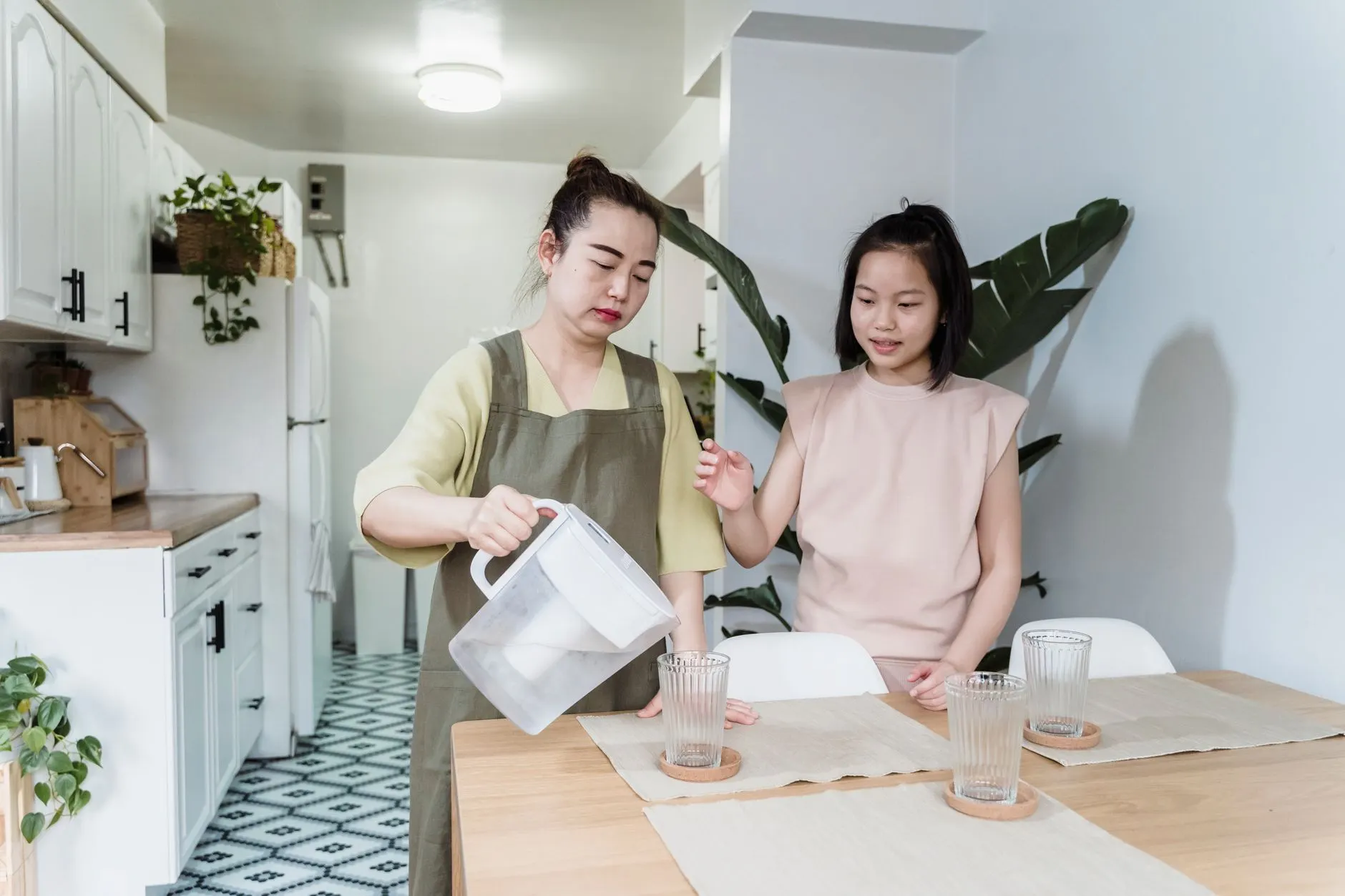 电热水龙头即热模块与普通储水式加热器的性能对比研究