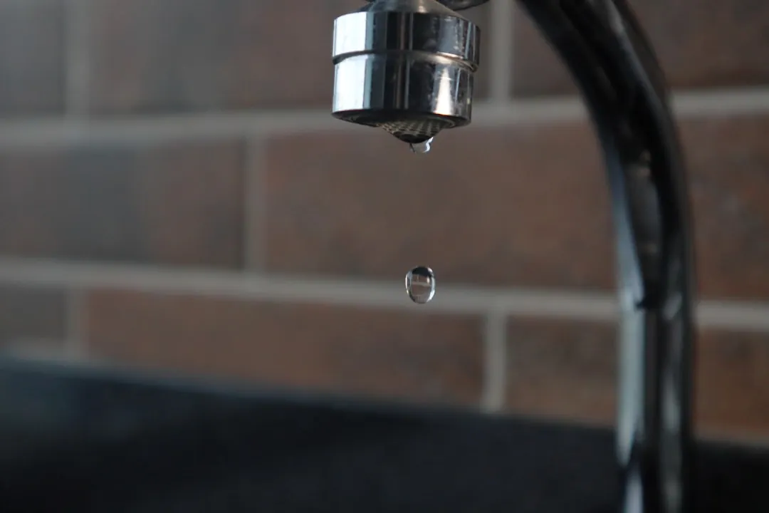即热式水龙头与储水式热水器在厨房场景中的选型对比与能耗分析正文配图 2