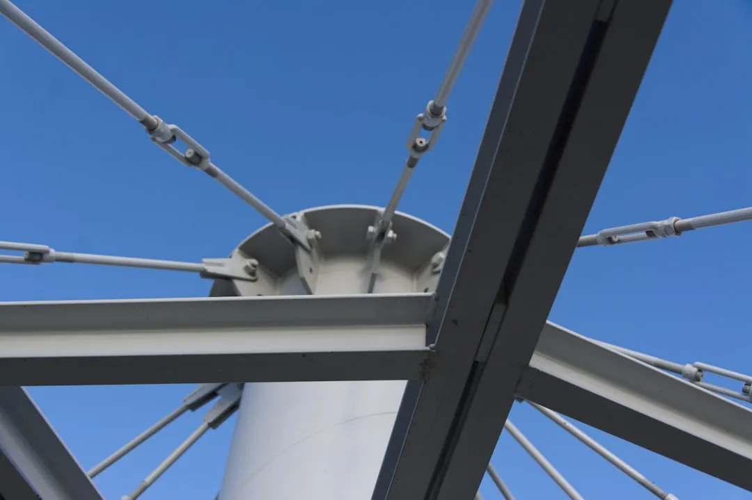即热式水龙头与储水式热水器在厨房卫生间的选型对比