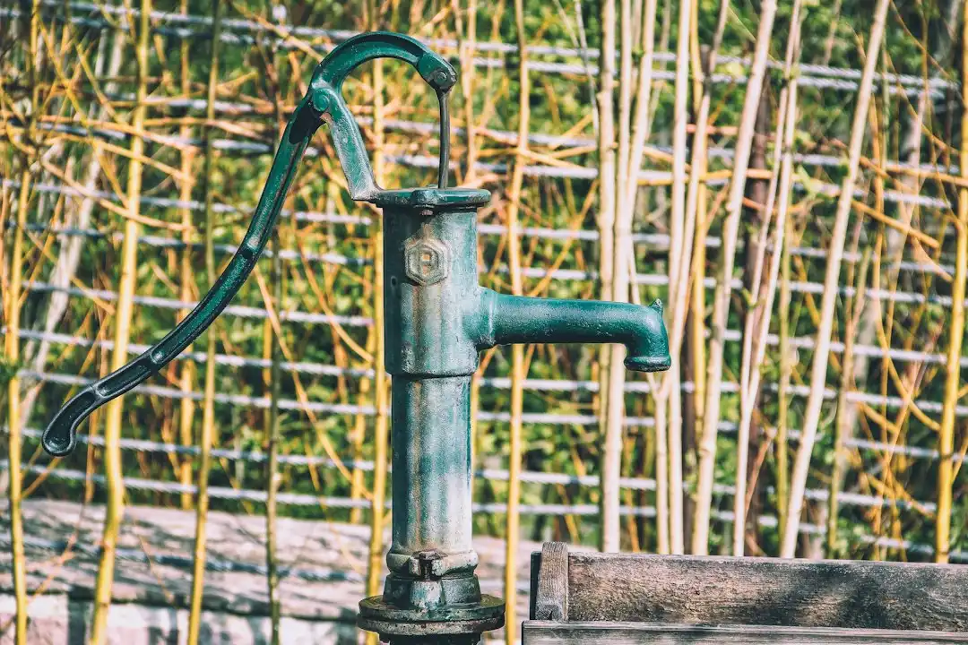 即热式水龙头与储水式热水器在厨房卫生间的选型对比